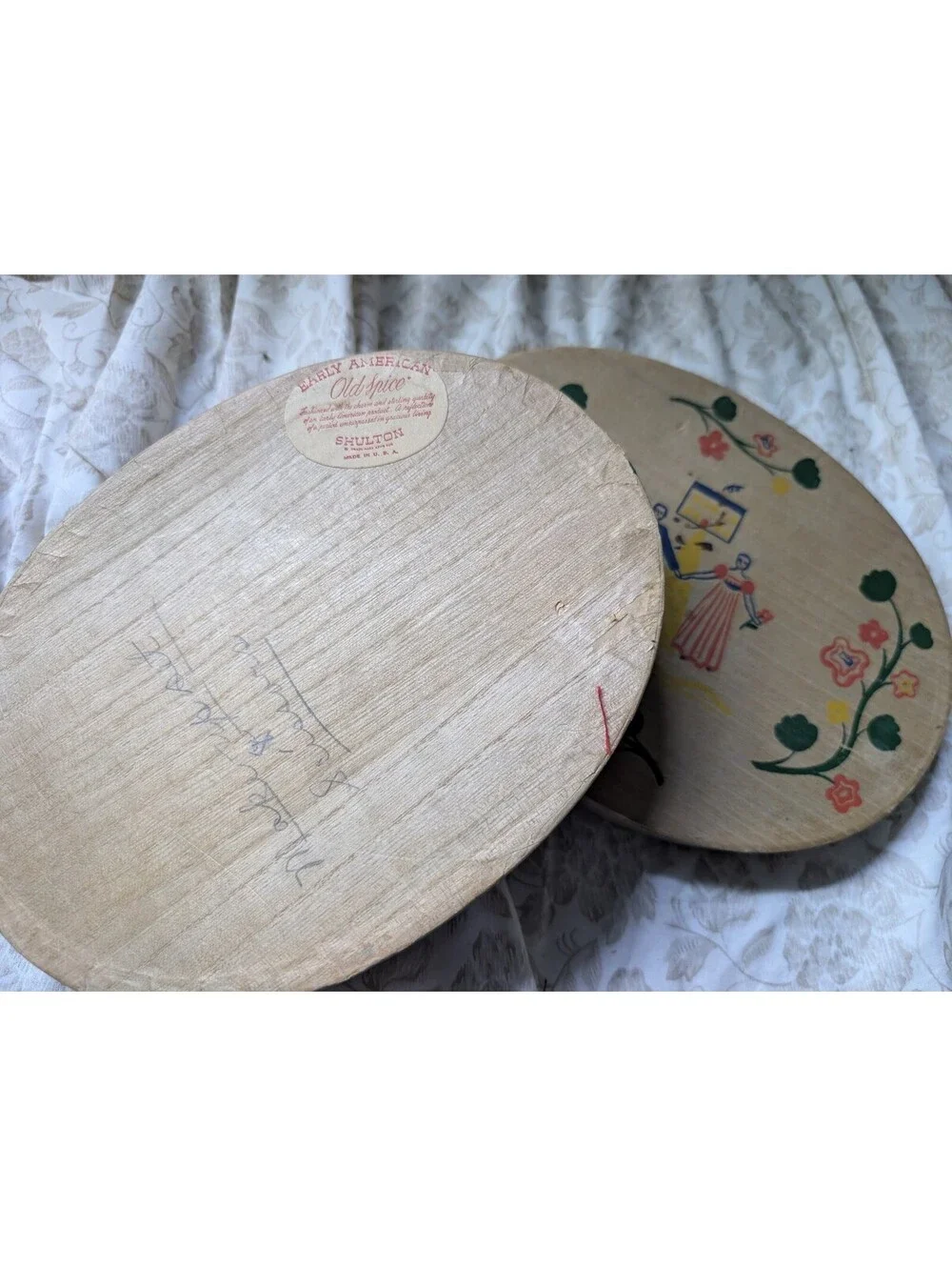 Vintage Early American Old Spice Shulton Decorative Oval Box